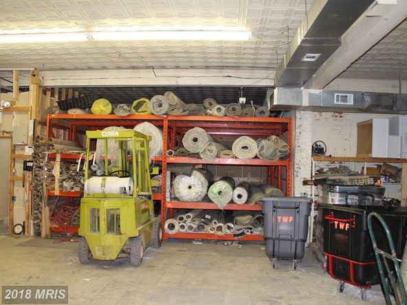 202 W Washington St, Charles Town, WV 25414